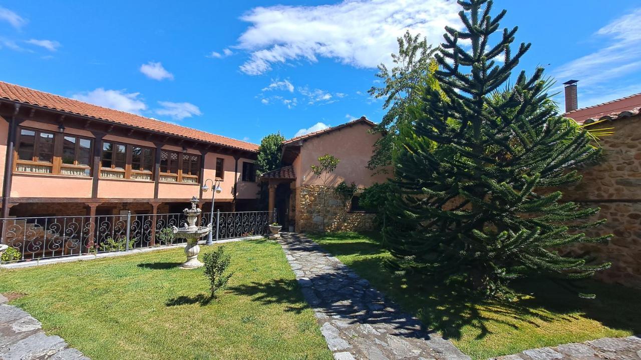 Palacio Del Conde De Rebolledo Villaviciosa de la Ribera 外观 照片