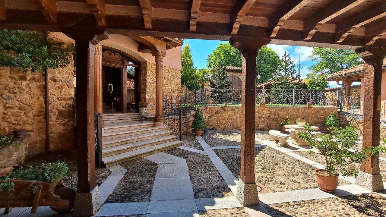 Palacio Del Conde De Rebolledo Villaviciosa de la Ribera 外观 照片